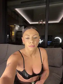 Snapshot of SexOnMyLvL chatting on February 3, 2026, 8:36 pm SexOnMyLvL online show from February 3, 2026, 8:36 pm