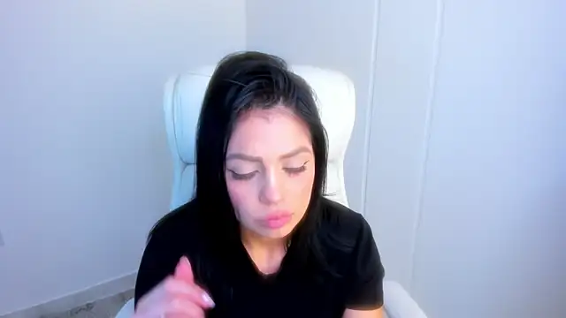 dominique21  online show from February 3, 2026, 6:22 am