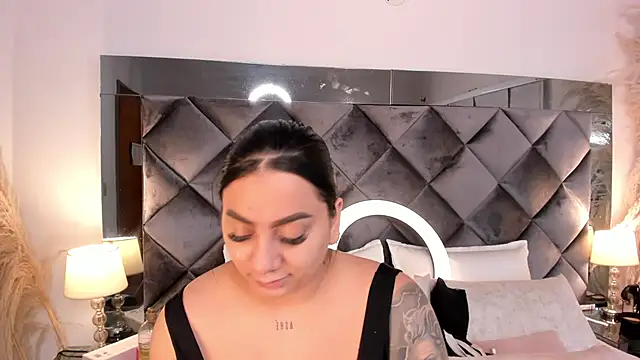 sofhiaa adaams online show from November 12, 2025, 9:29 pm