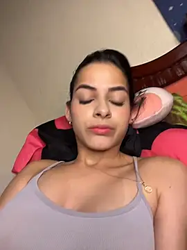 Snapshot of violetta-brown1 chatting on November 15, 2025, 5:33 am violetta-brown1 online show from November 15, 2025, 5:33 am