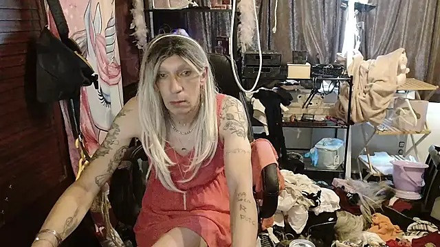 Ombeline1 online show from November 13, 2025, 10:41 am