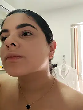 Lia Hurley online show from November 1, 2025, 6:13 pm