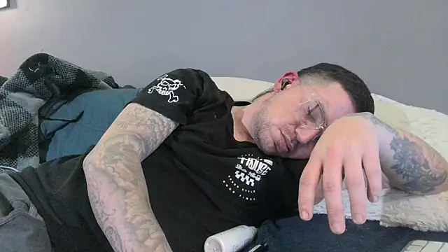 bigcocktat2dude603 online show from December 4, 2024, 9:07 pm