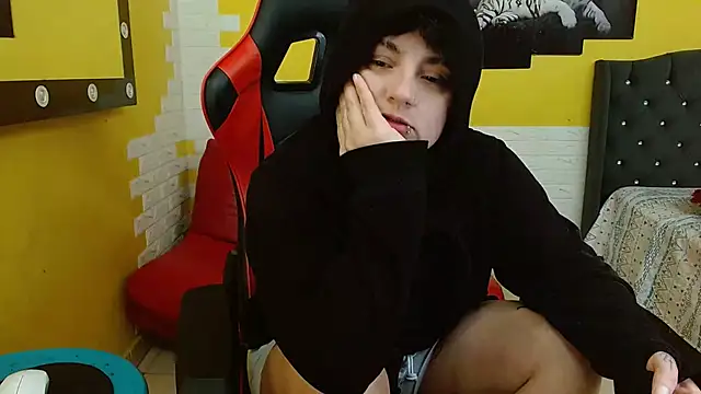 isabeautyx19 online show from December 5, 2025, 1:49 am