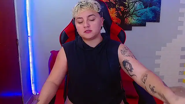 isabeautyx19 online show from March 20, 2025, 2:51 am