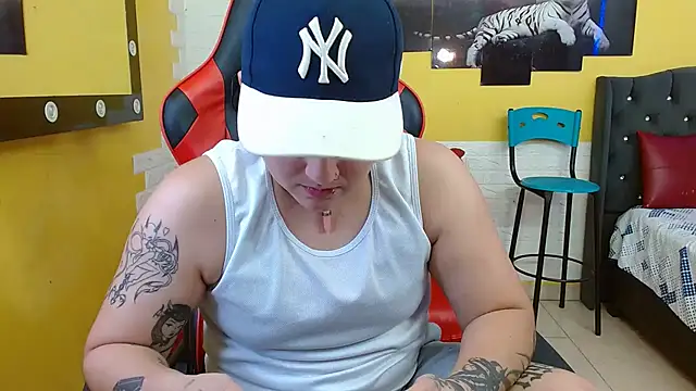 isabeautyx19 online show from September 14, 2025, 5:08 am