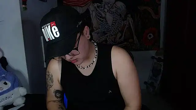 Snapshot of isabeautyx19 chatting on May 11, 2026, 1:51 am isabeautyx19 online show from May 11, 2026, 1:51 am