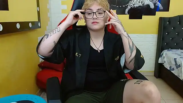 isabeautyx19 online show from September 10, 2025, 2:21 am