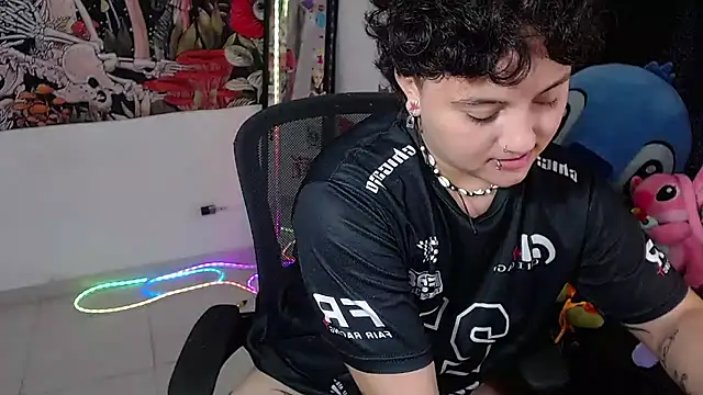 isabeautyx19 online show from July 5, 2026, 4:25 pm