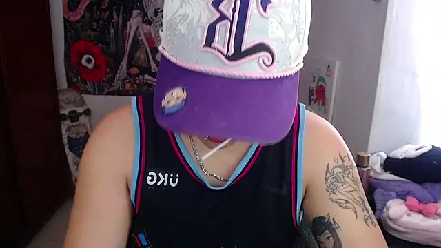 Snapshot of isabeautyx19 chatting on May 5, 2026, 1:58 pm isabeautyx19 online show from May 5, 2026, 1:58 pm