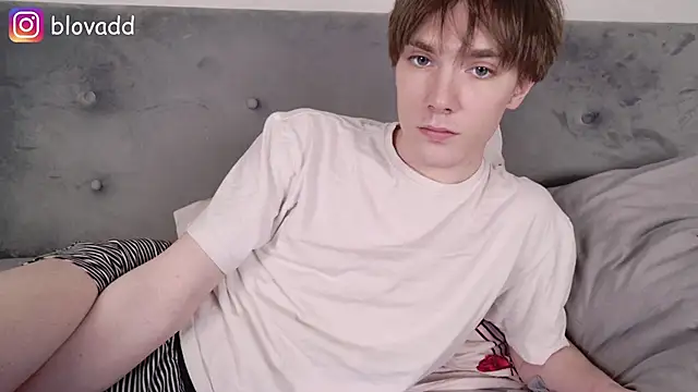 Snapshot of callmenineoneseven chatting on April 3, 2026, 8:15 pm callmenineoneseven online show from April 3, 2026, 8:15 pm