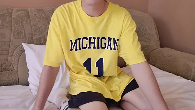 Snapshot of callmenineoneseven chatting on September 9, 2025, 9:30 am callmenineoneseven online show from September 9, 2025, 9:30 am