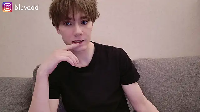 Snapshot of callmenineoneseven chatting on February 16, 2026, 1:26 am callmenineoneseven online show from February 16, 2026, 1:26 am