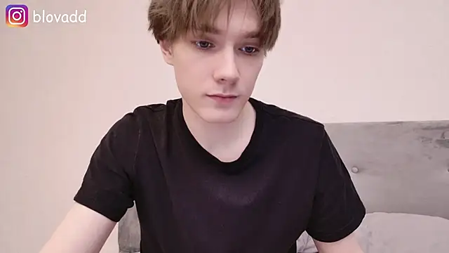 Snapshot of callmenineoneseven chatting on February 25, 2026, 5:18 am callmenineoneseven online show from February 25, 2026, 5:18 am