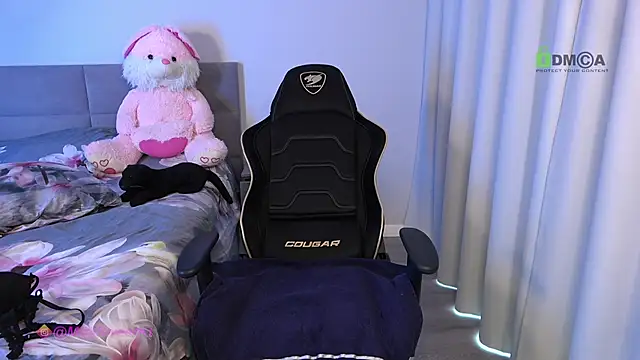 MiniSweetKt online show from February 9, 2026, 4:54 am