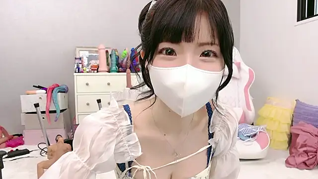 Snapshot of -minami- chatting on June 6, 2026, 3:12 am -minami- online show from June 6, 2026, 3:12 am
