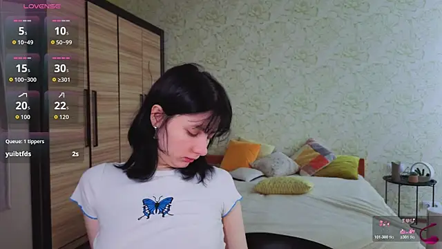 JulisSweet online show from November 15, 2025, 7:56 am