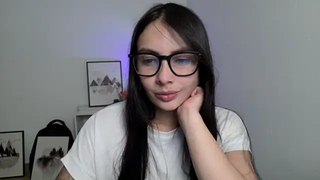 Snapshot of lalawhitte chatting on July 22, 2026, 12:45 am lalawhitte online show from July 22, 2026, 12:45 am