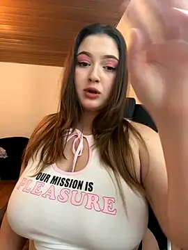 Kamilla Loop online show from November 29, 2025, 10:43 pm