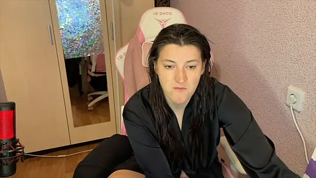 Katrin  kiss online show from April 14, 2026, 3:39 pm