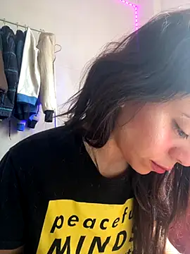 melisabunnny online show from November 11, 2025, 12:55 pm