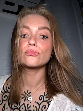 Goldloeckchen159 online show from May 24, 2026, 5:57 pm