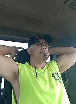 KrazyLegz online show from September 27, 2025, 5:41 pm