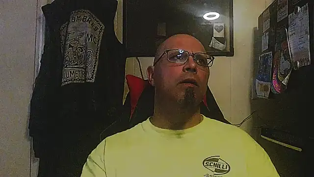 KrazyLegz online show from September 22, 2025, 11:22 pm