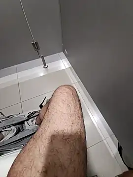 Snapshot of johny_69d@xh chatting on December 10, 2024, 12:05 pm johny 69dxh online show from December 10, 2024, 12:05 pm