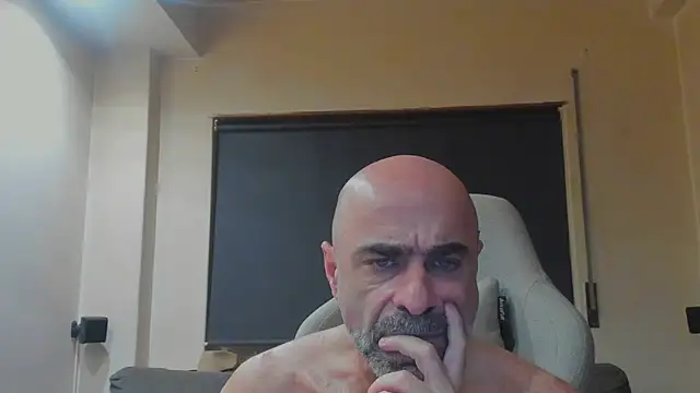 Snapshot of Bicopflirt chatting on July 16, 2026, 9:01 pm Bicopflirt online show from July 16, 2026, 9:01 pm