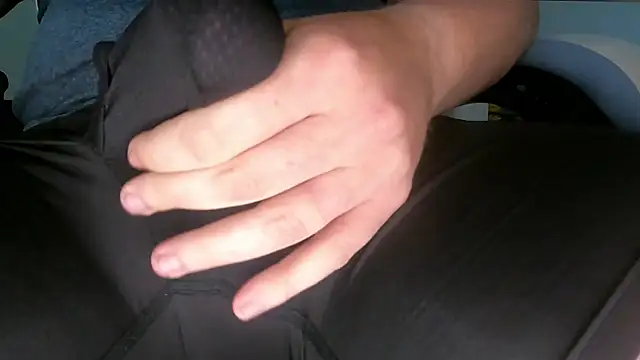 Snapshot of Cyberdude406 chatting on November 19, 2025, 4:07 pm Cyberdude406 online show from November 19, 2025, 4:07 pm