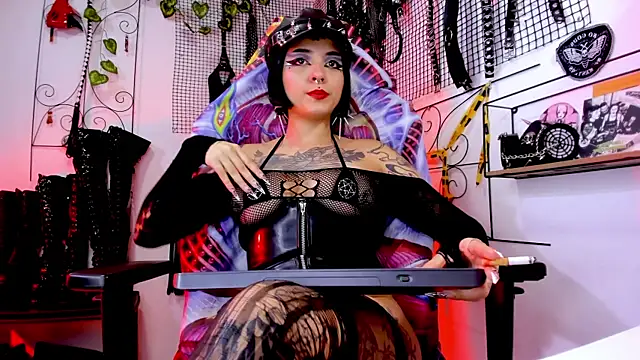 Agatha BDSM online show from December 18, 2025, 9:29 pm