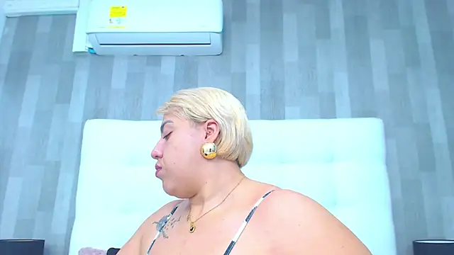 LeahMillerr online show from January 15, 2026, 12:19 pm