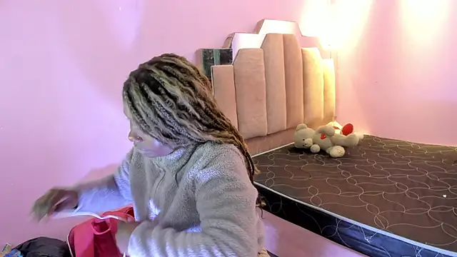 Snapshot of LoveQueen2 chatting on January 17, 2026, 11:58 am LoveQueen2 online show from January 17, 2026, 11:58 am