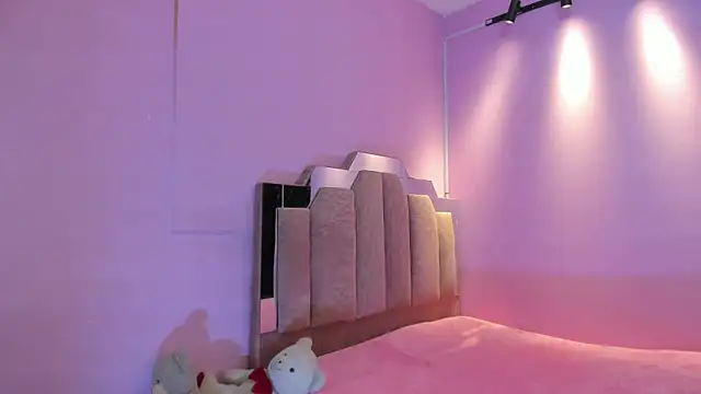 Snapshot of LoveQueen2 chatting on February 4, 2026, 11:49 am LoveQueen2 online show from February 4, 2026, 11:49 am