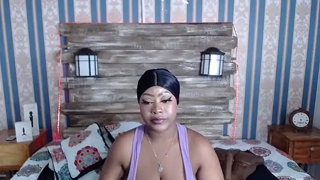 Snapshot of TrixieMar chatting on October 17, 2025, 2:19 pm TrixieMar online show from October 17, 2025, 2:19 pm