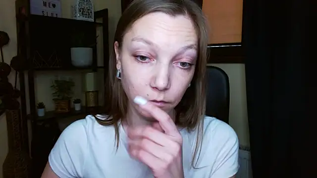 EmillyPlay online show from February 24, 2026, 12:39 pm