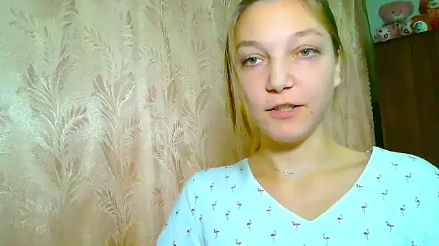 EmillyPlay online show from November 11, 2025, 9:04 am