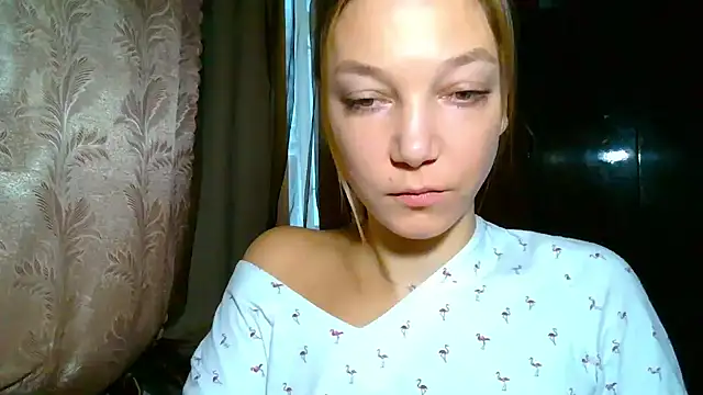 EmillyPlay online show from December 1, 2025, 6:47 am