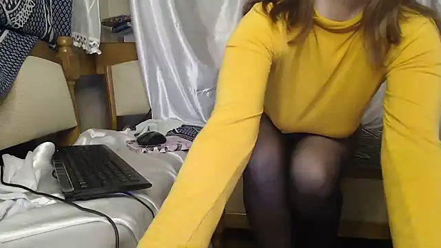 Burberrry  online show from March 23, 2026, 7:58 pm