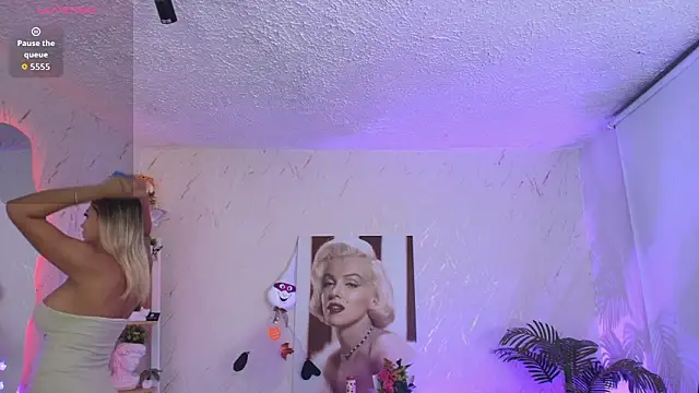 SALOOMEE   online show from February 3, 2026, 11:04 am