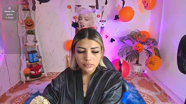 SALOOMEE   online show from October 25, 2025, 11:31 am