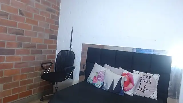 arenita  stone online show from February 28, 2025, 9:33 pm