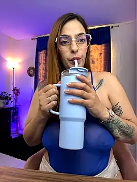 Alessandra Schmoll online show from November 20, 2025, 1:12 pm