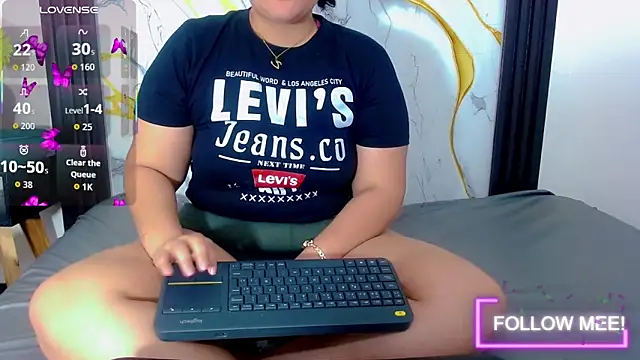 brunnette hot online show from April 23, 2026, 11:16 am