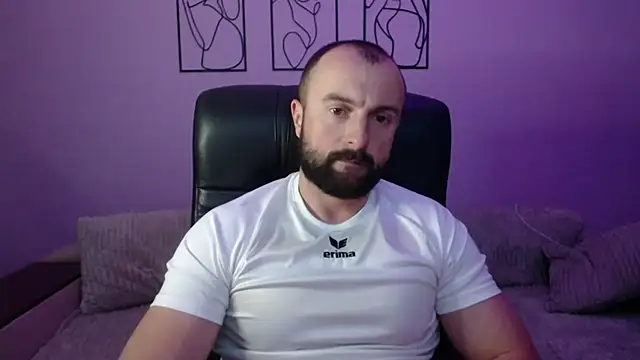 brindlefly6969 online show from June 4, 2026, 10:42 am