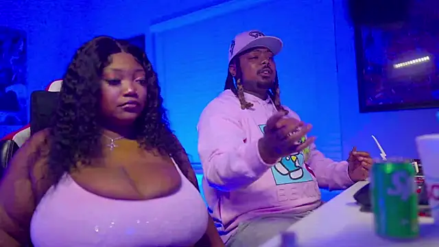 4EVAGLACIERS online show from September 25, 2025, 3:23 am