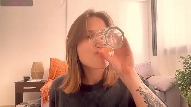 Your Hand In mine online show from November 16, 2025, 6:34 pm