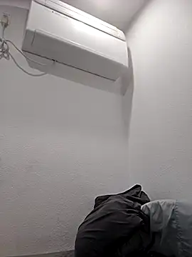 Iliketocooksquirt25 online show from April 12, 2026, 11:08 pm