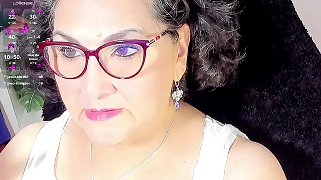 cataleya mom online show from November 7, 2025, 9:25 am